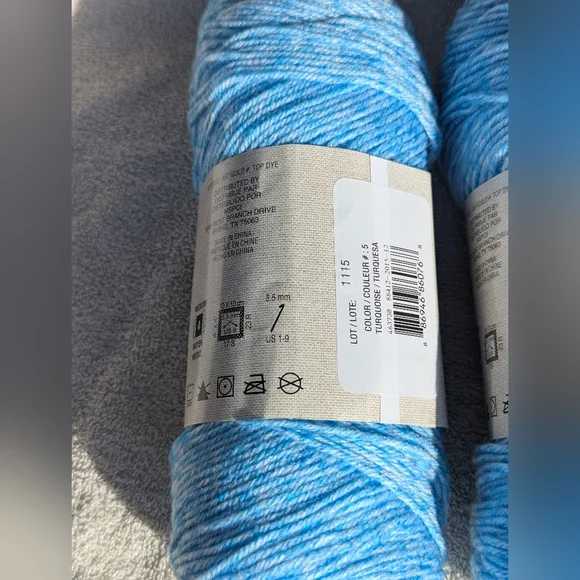 Loops And Threads Shabby Baby Blue Yarn, 3 Skiens New, Same Dye Lot - Picture 7 of 8